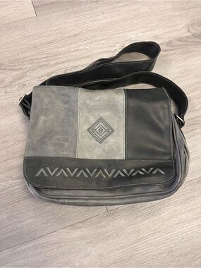 Women’s Grey and Black Crossbody